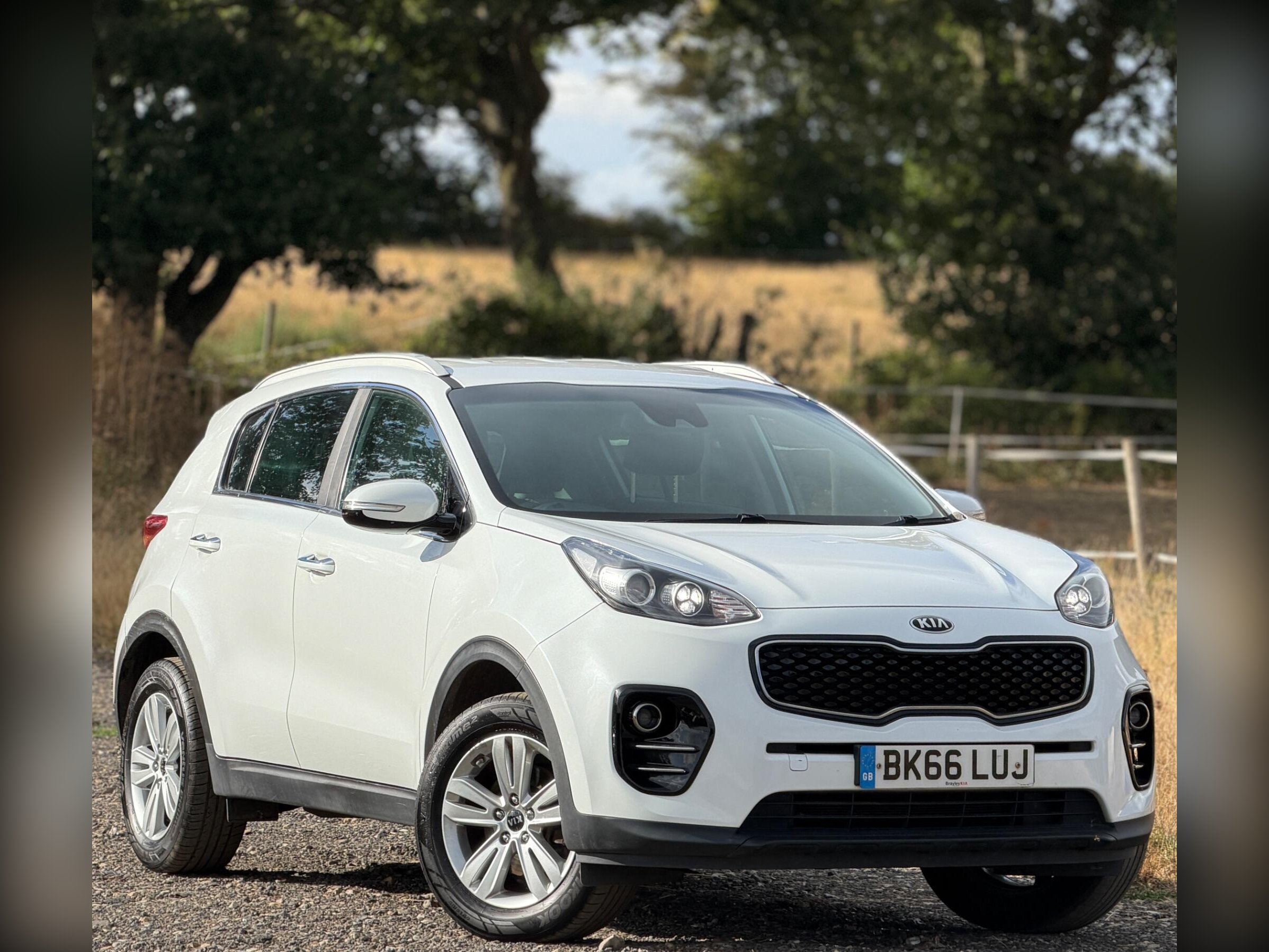 Kia Sportage listing photo